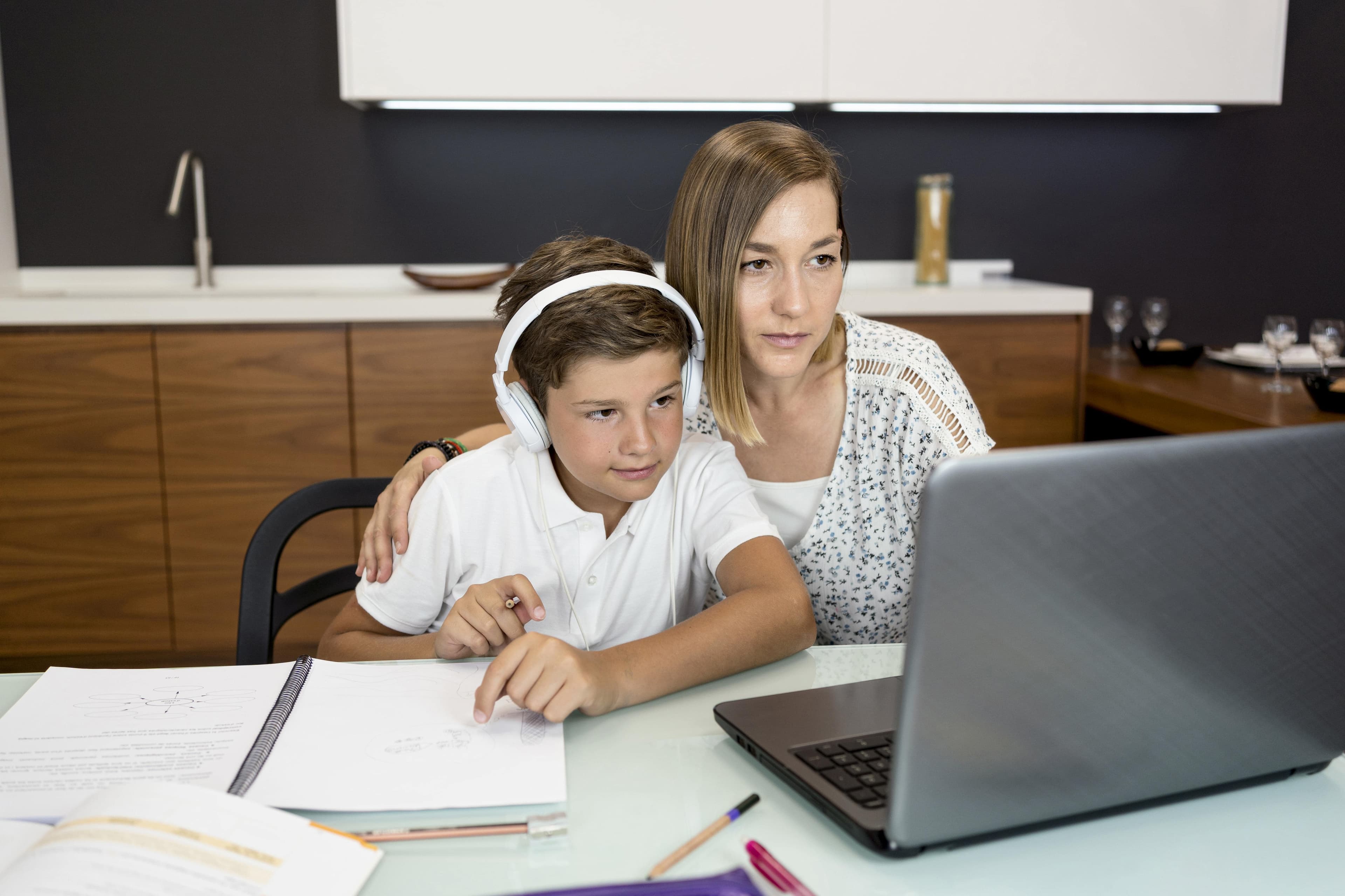 Online Tutoring vs Tuition Classes: What Parents Should Know